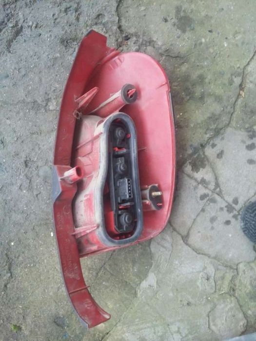 Задній фонарь пежо 306 універсал