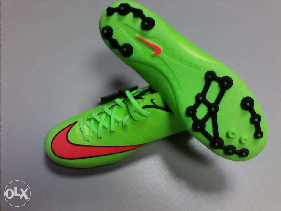 Chuteiras Nike Mercurial nº 40 - NOVAS e ORIGINAIS