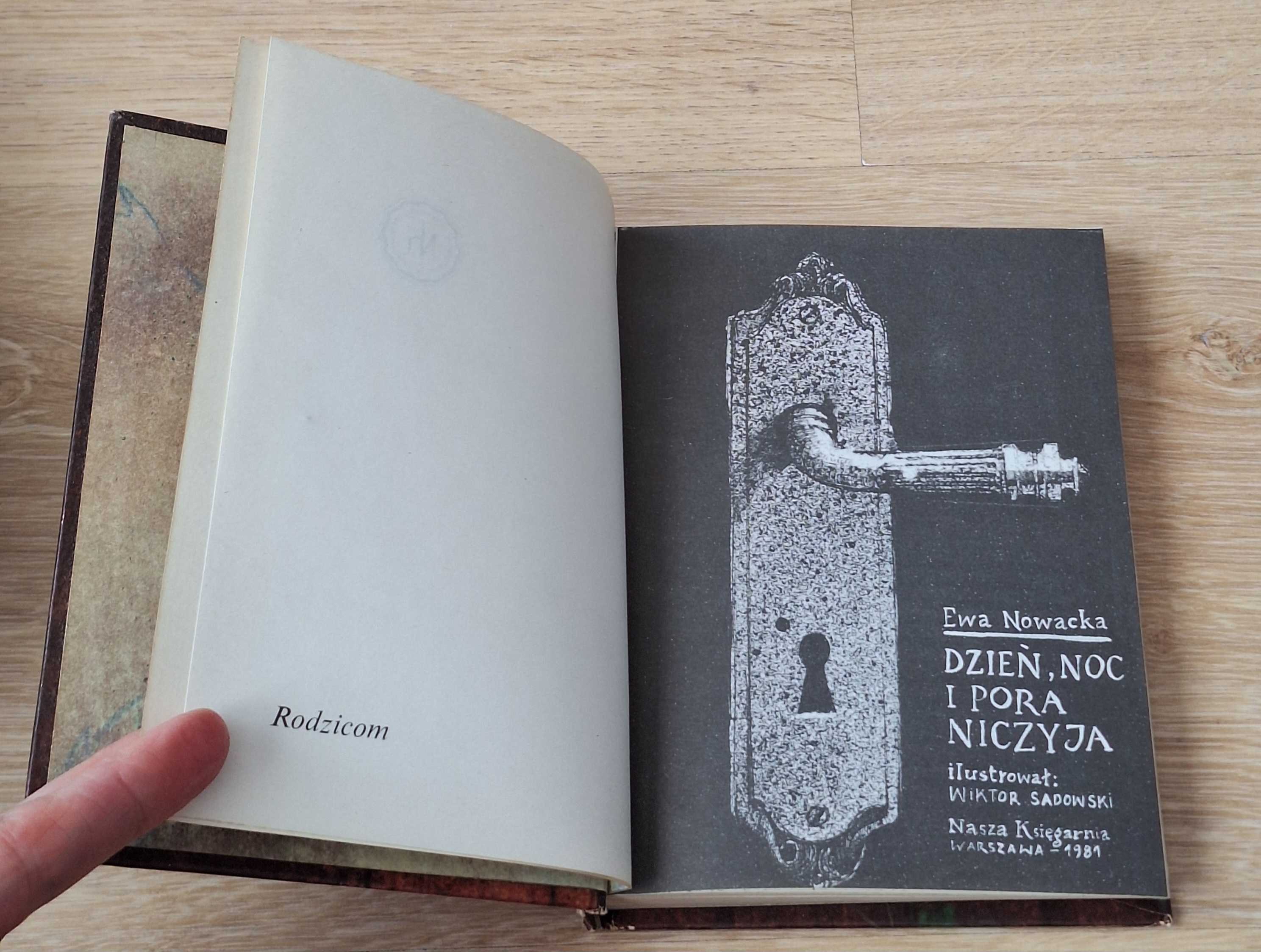 Dzień, noc i pora niczyja Ewa Nowacka