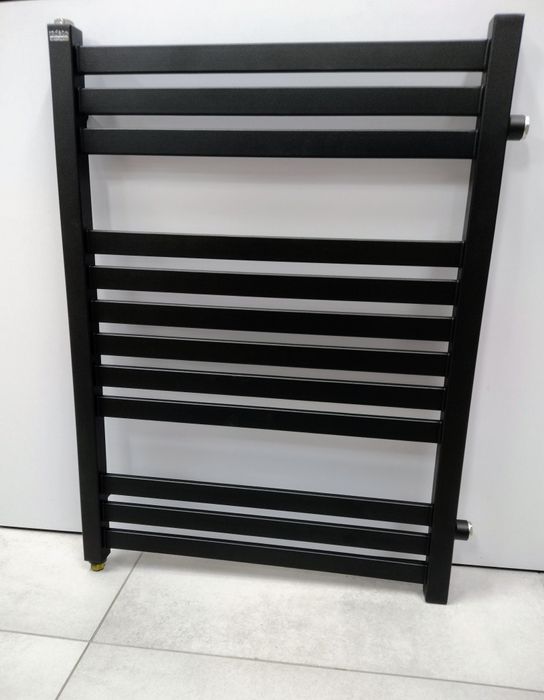 Grzejnik łazienkowy prawy rozstaw 50cm