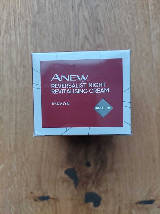 Rewitalizujący krem na noc AVON