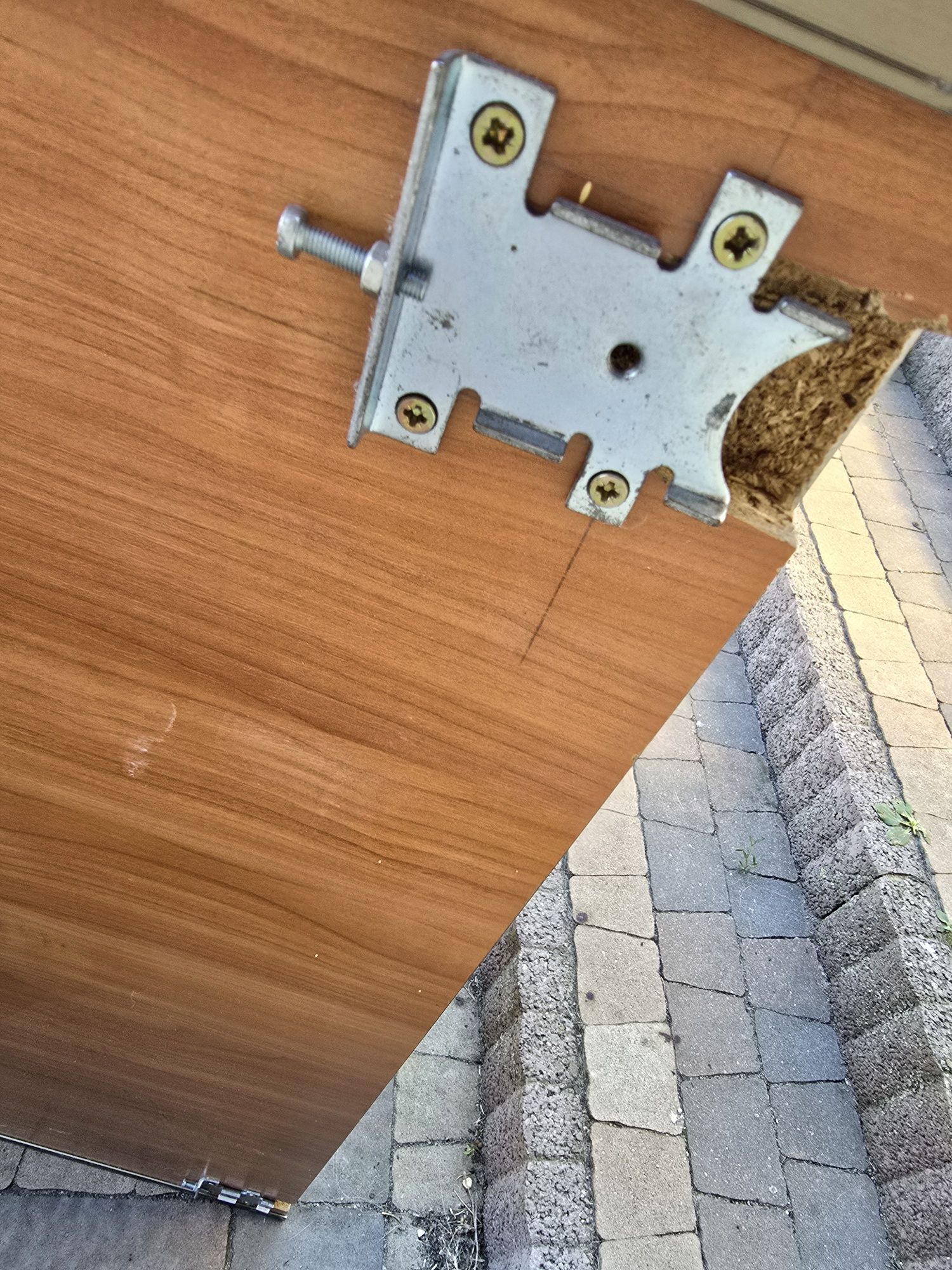 Szafa wnękowa 4 drzwiowa z zabudową garderobianą wewnątrz