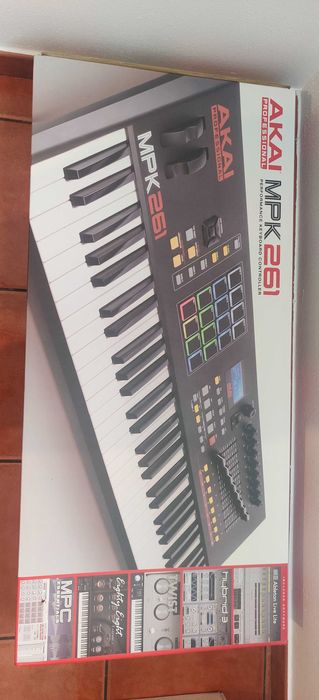 Teclado akai mpk 261