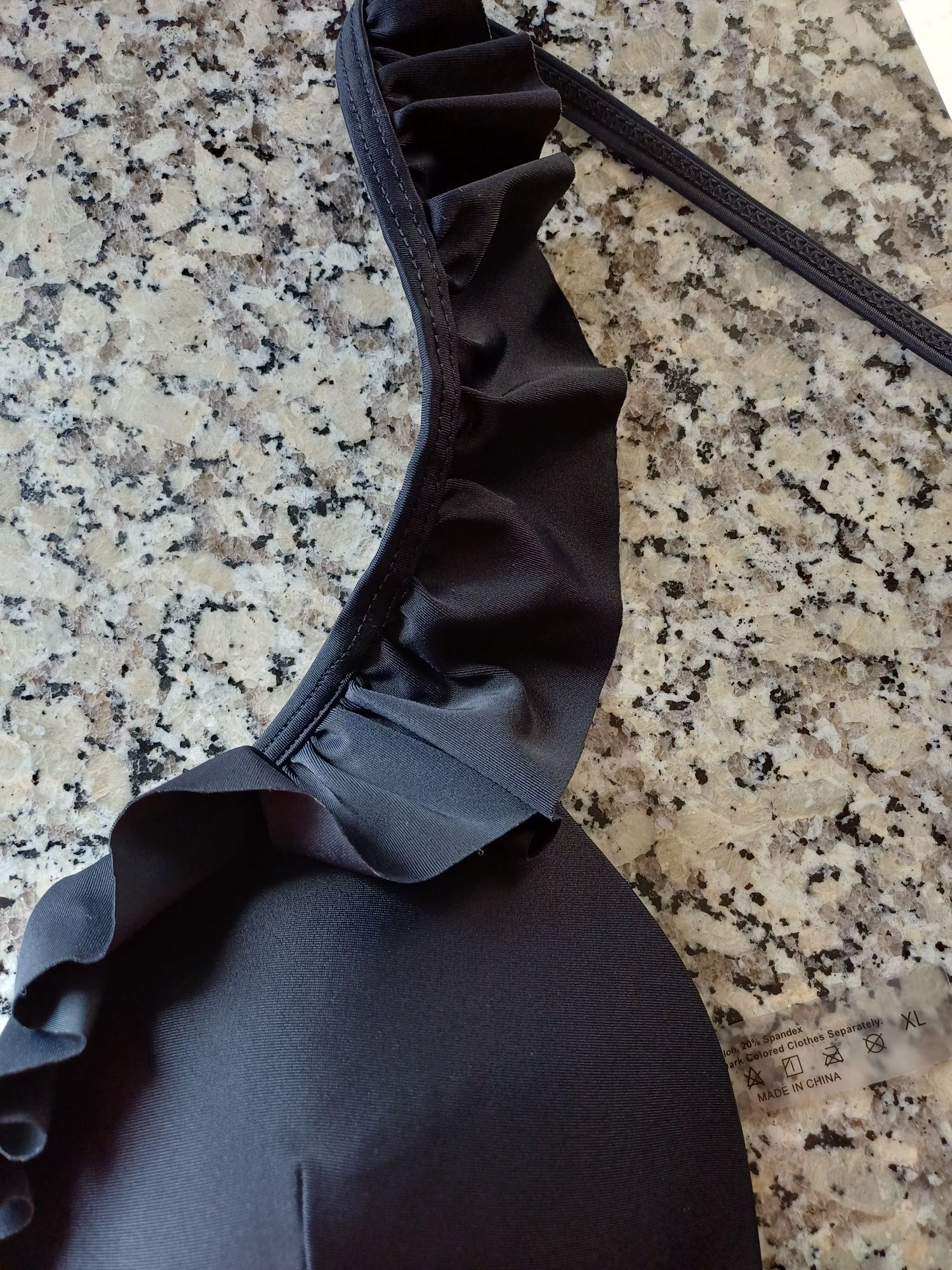 Top de bikini preto