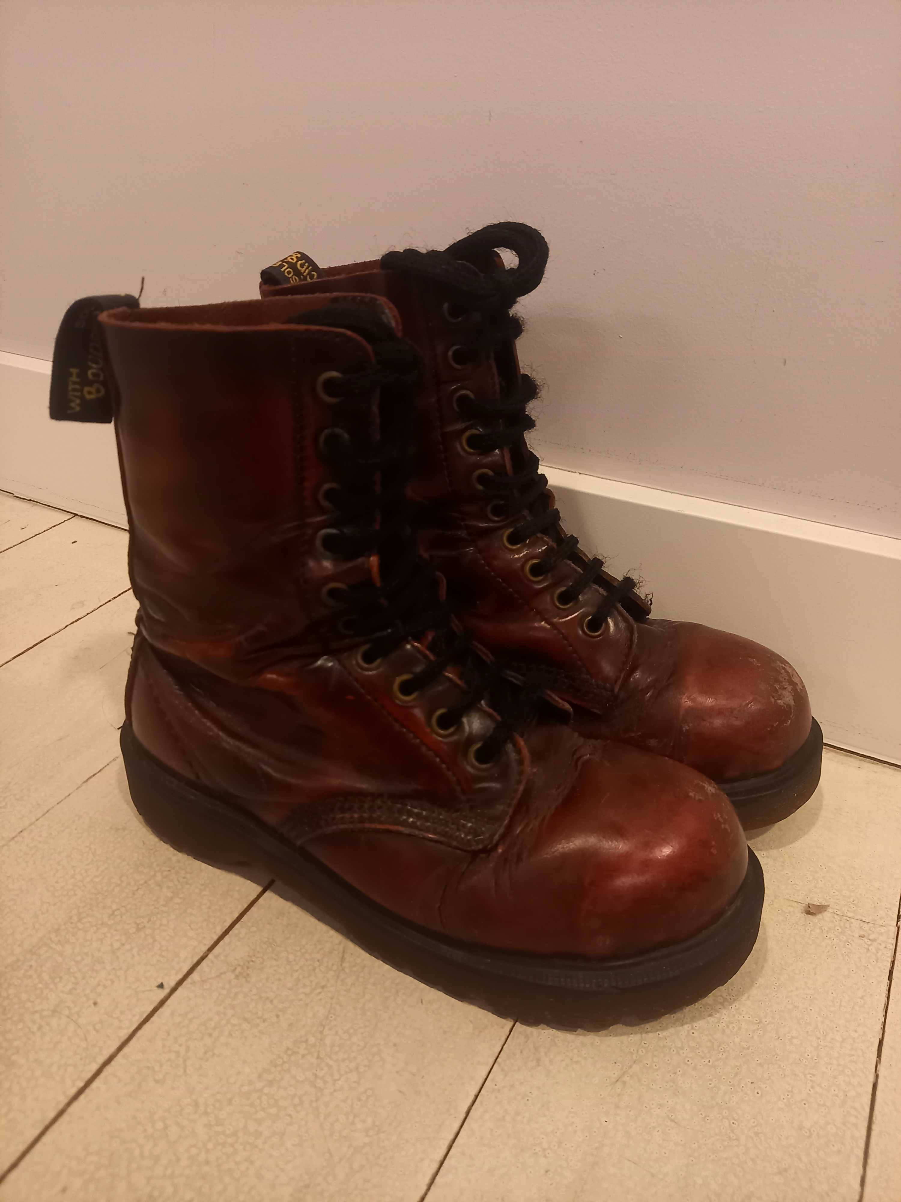 Botas Dr. Martens bordeaux, tamanho 4 (36/37) 23cm.