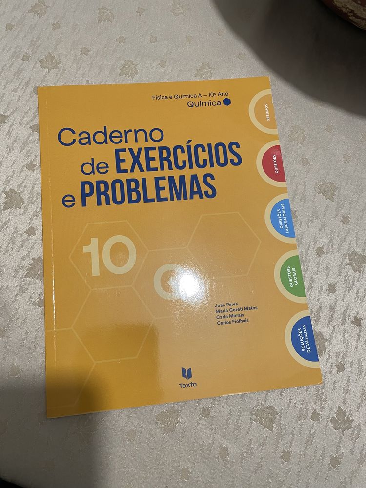 Livros de fichas 10.º ano: Matemática A; FQ; e Biologia  (novo)