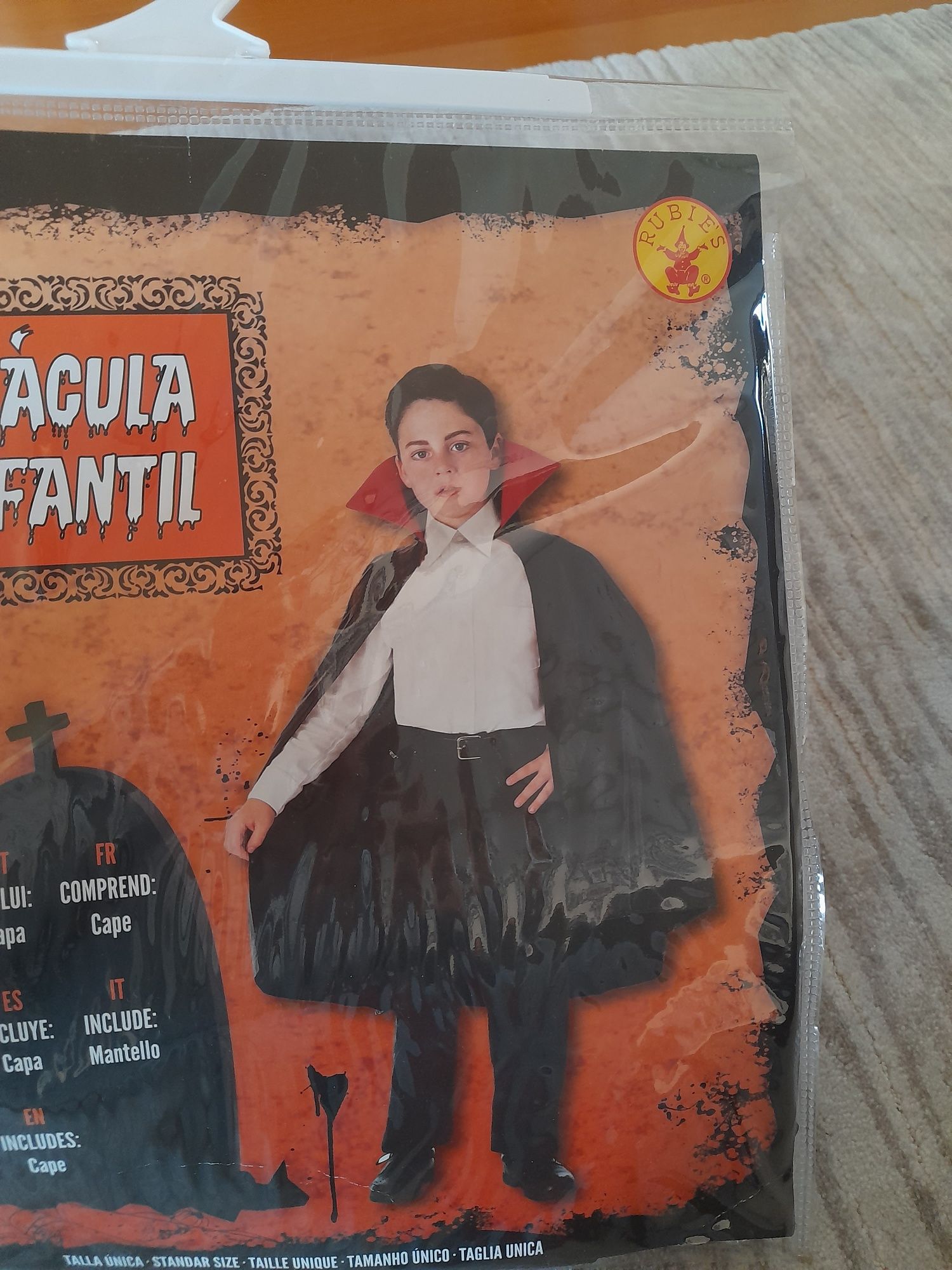 Capa de vampiro para carnaval