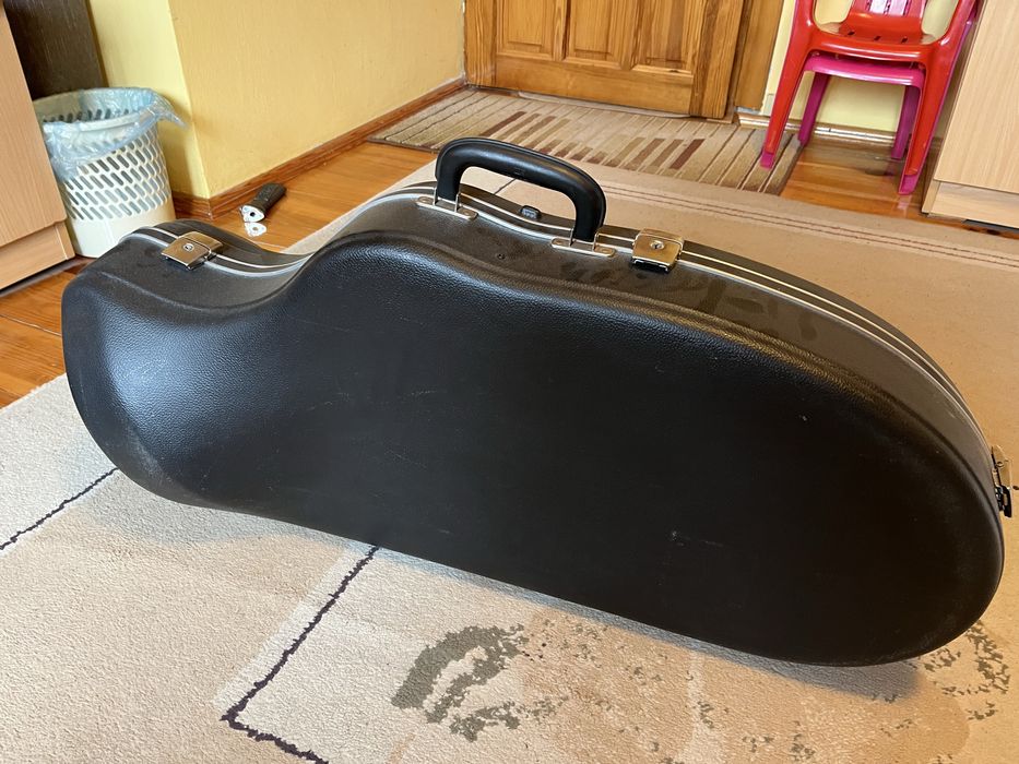 Twardy futerał na sakshorn tenorowy