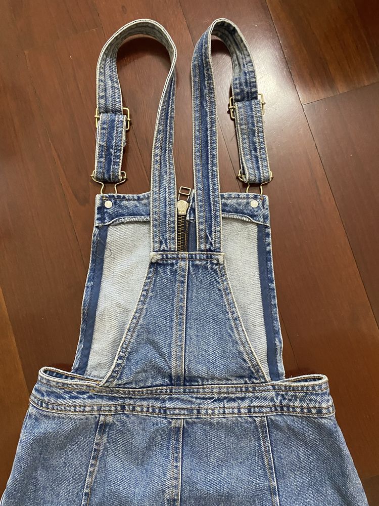 Saia macacão em ganga Stradivarius