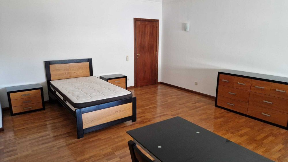 Alugo quartos individuais exclusivo para estudantes, Pedrouços Porto