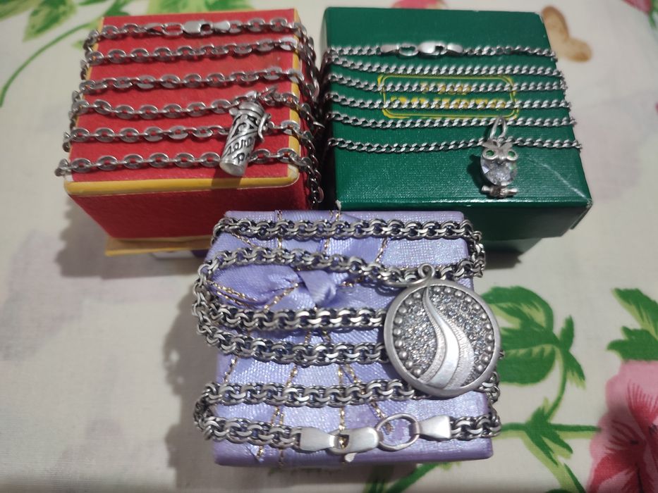Кольца винтажные и серебряные цепочки
