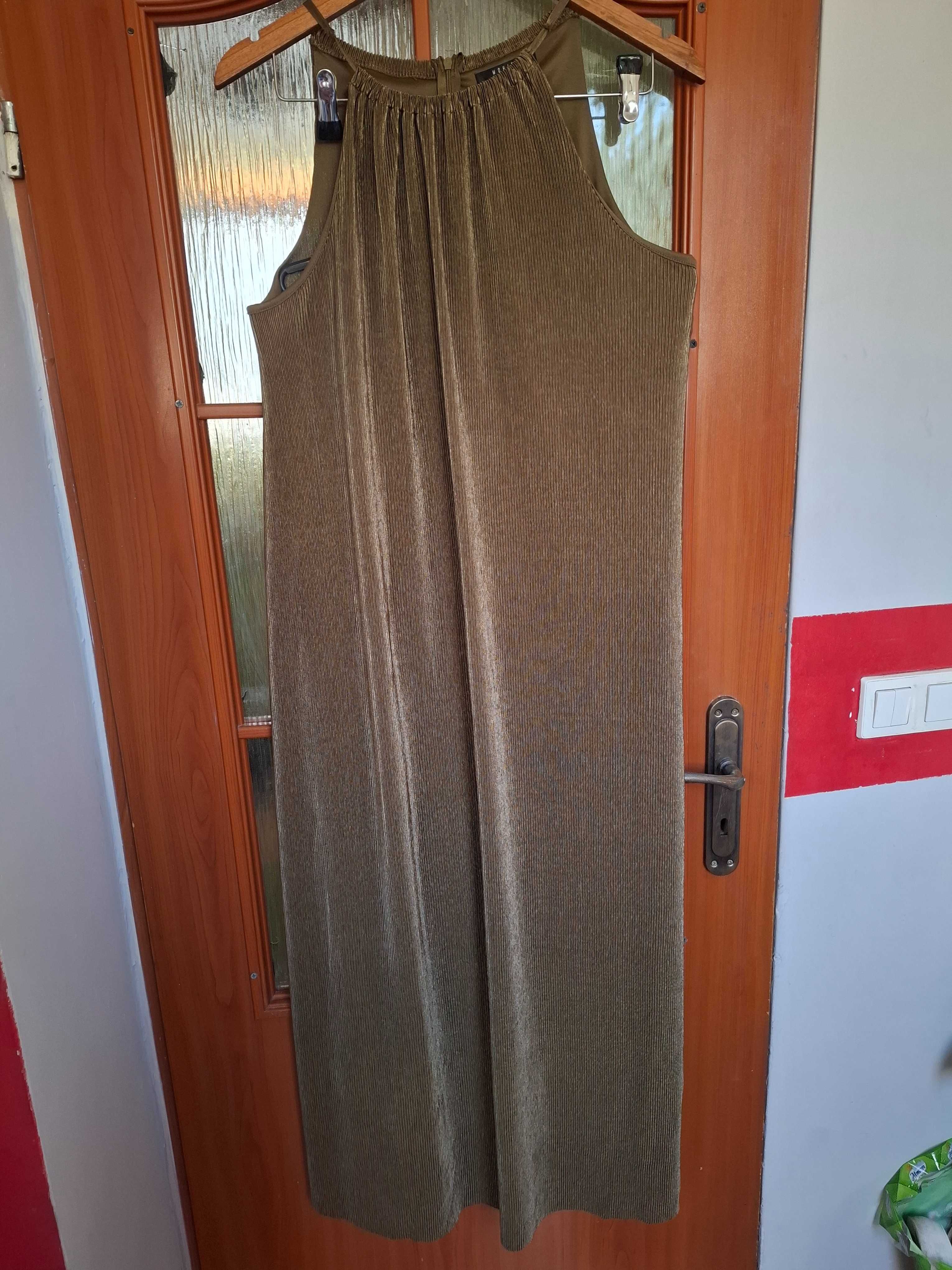 Sukienka zwiewny material