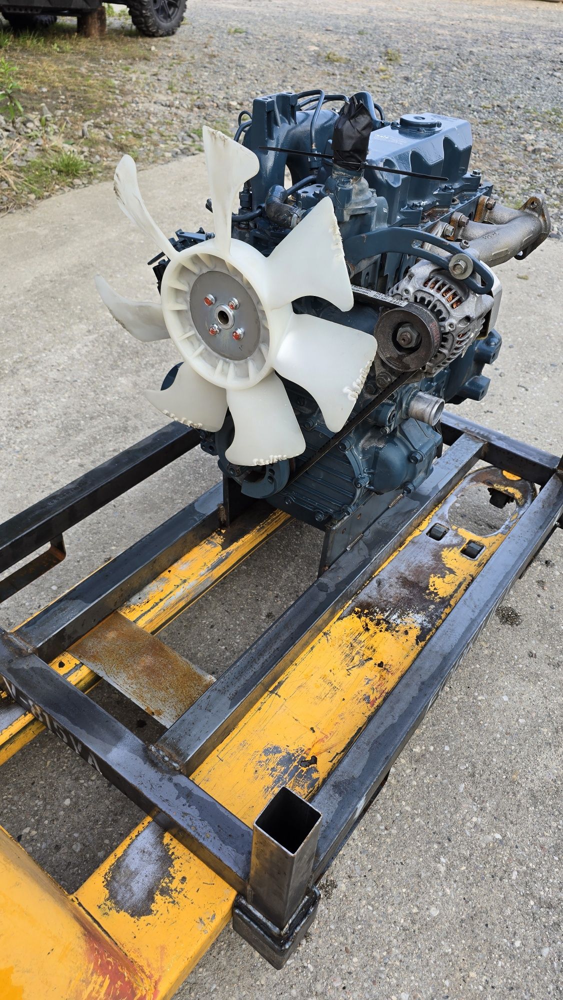 Silnik do traktorka kubota d1703