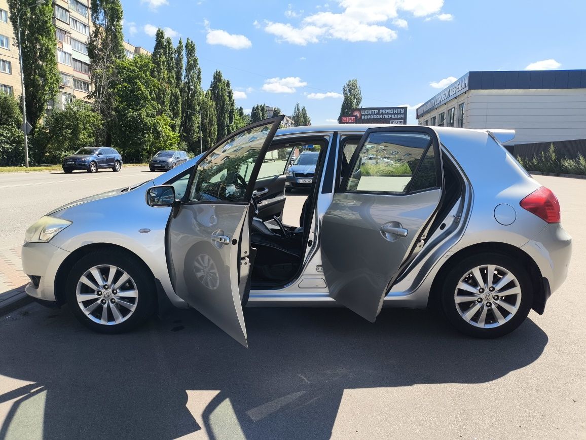 Продам свою Toyota Auris 2007 в отличном состоянии