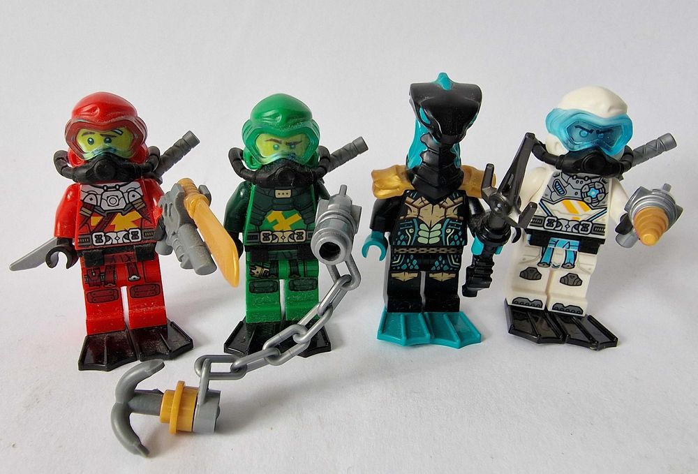 4 X figurka Kai Zane njo699 Lloyd njo702 nurek Lego Ninjago 71756