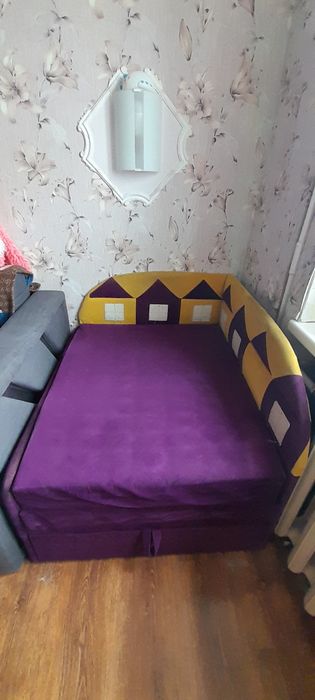 Дитячий диван філетовий