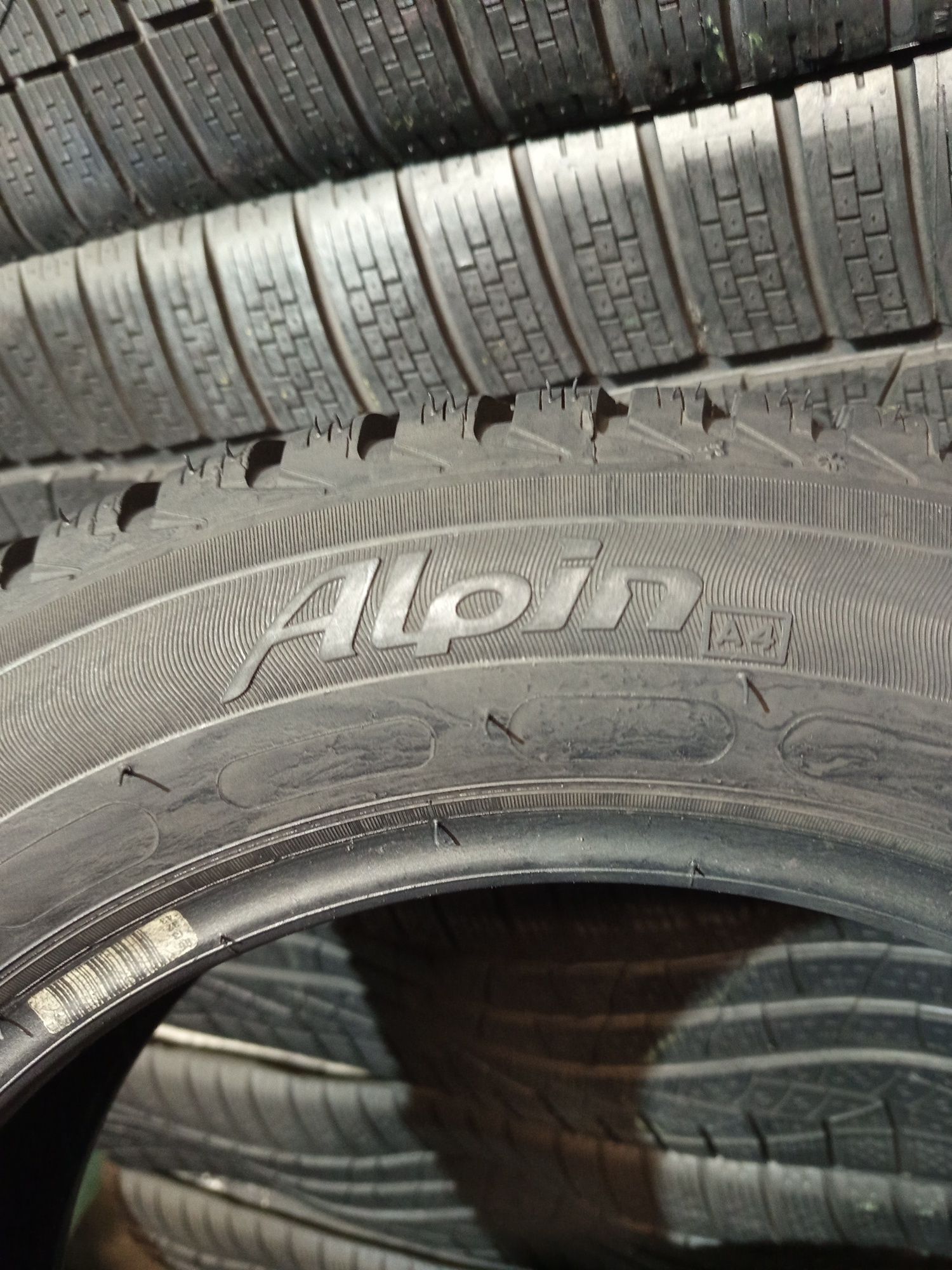 185/60R15 Michelin Alpin a4