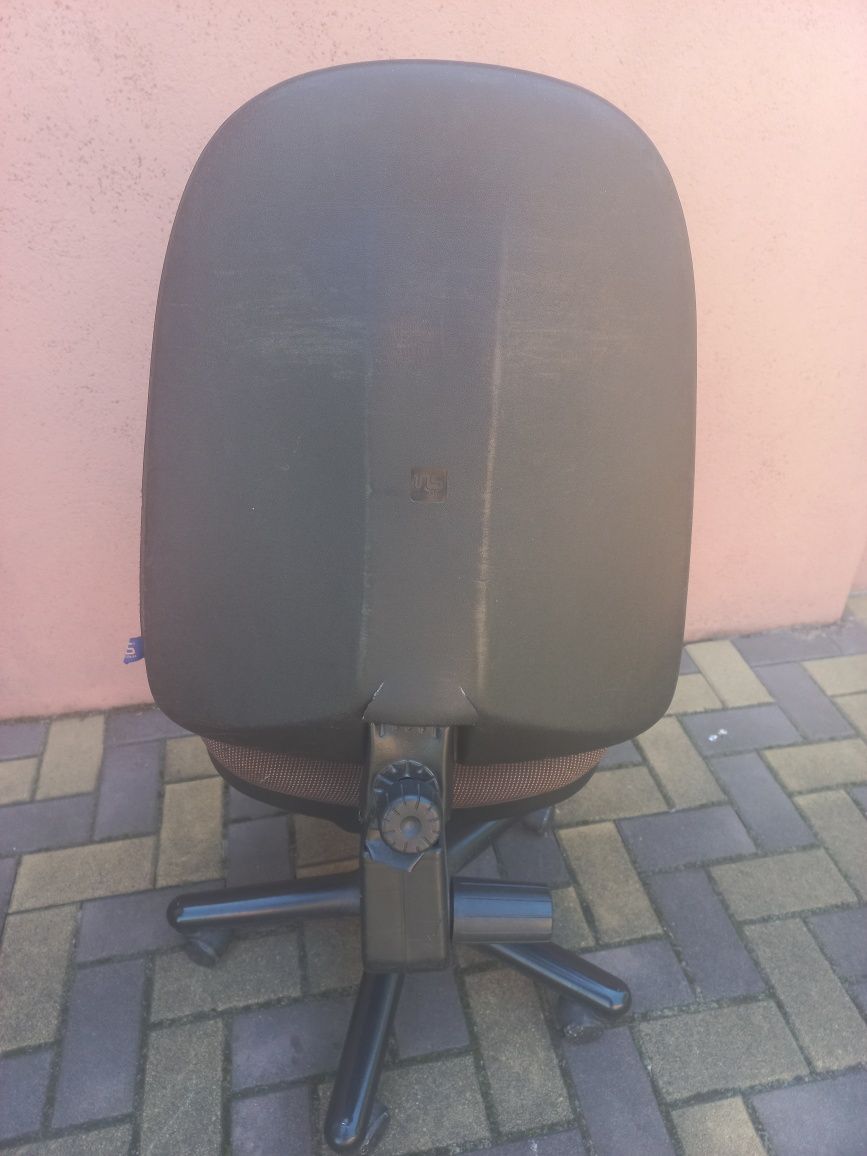 Продам офісне крісло