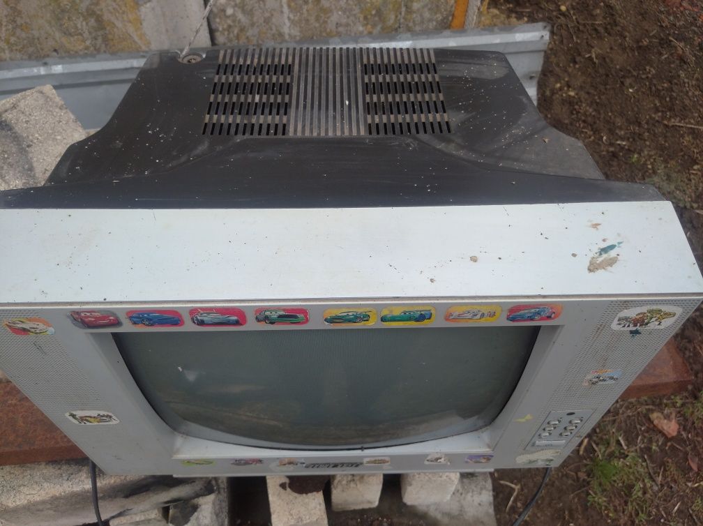 Продам телевизор под ремонт