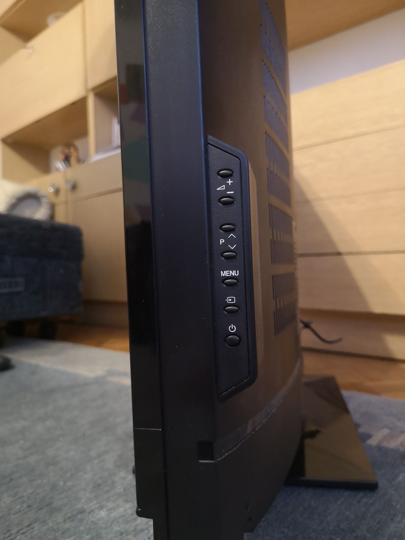 TV Sharp 32 cale