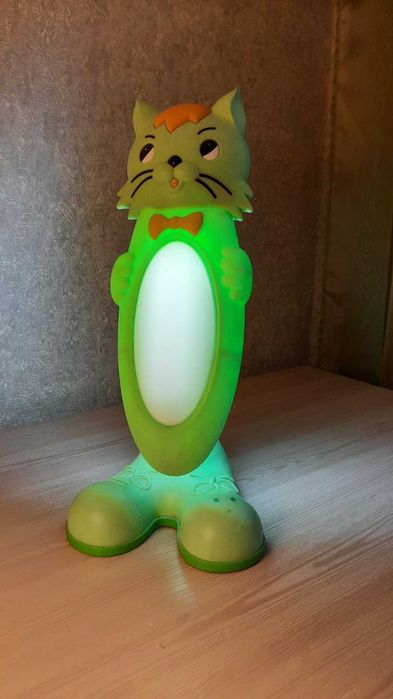 Дитяча настільна лампа