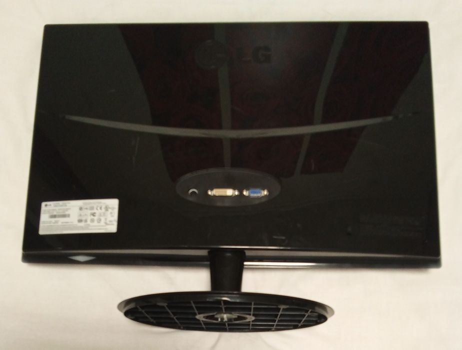 Монітор 21.5" LG Flatron E2240T-PN