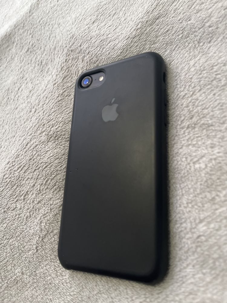 Продам iPhone 7 черный
