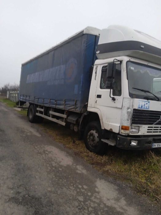 Продав вантажний автомобіль
