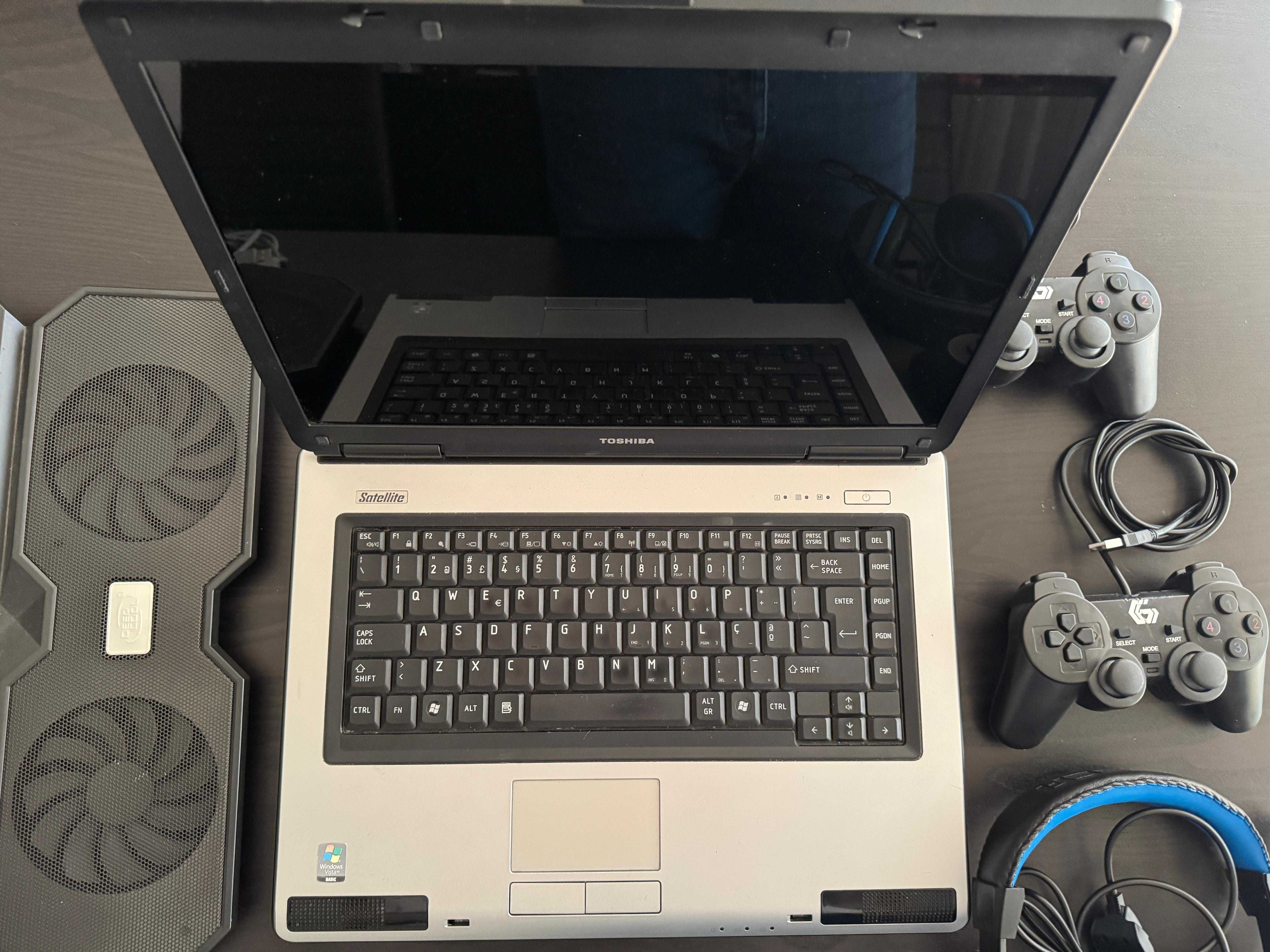 Portátil com acessórios - Toshiba Satellite L40-18L PSL48E