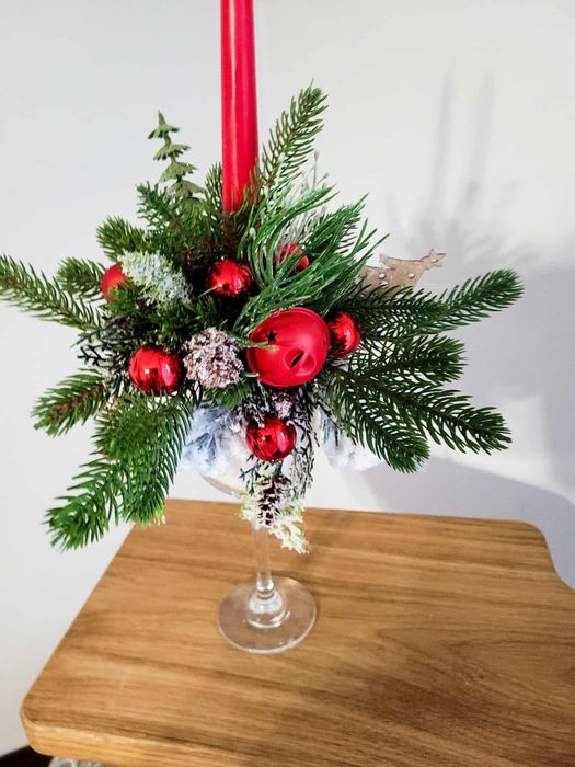 Świecznik Bożonarodzeniowy w kieliszku czerwony