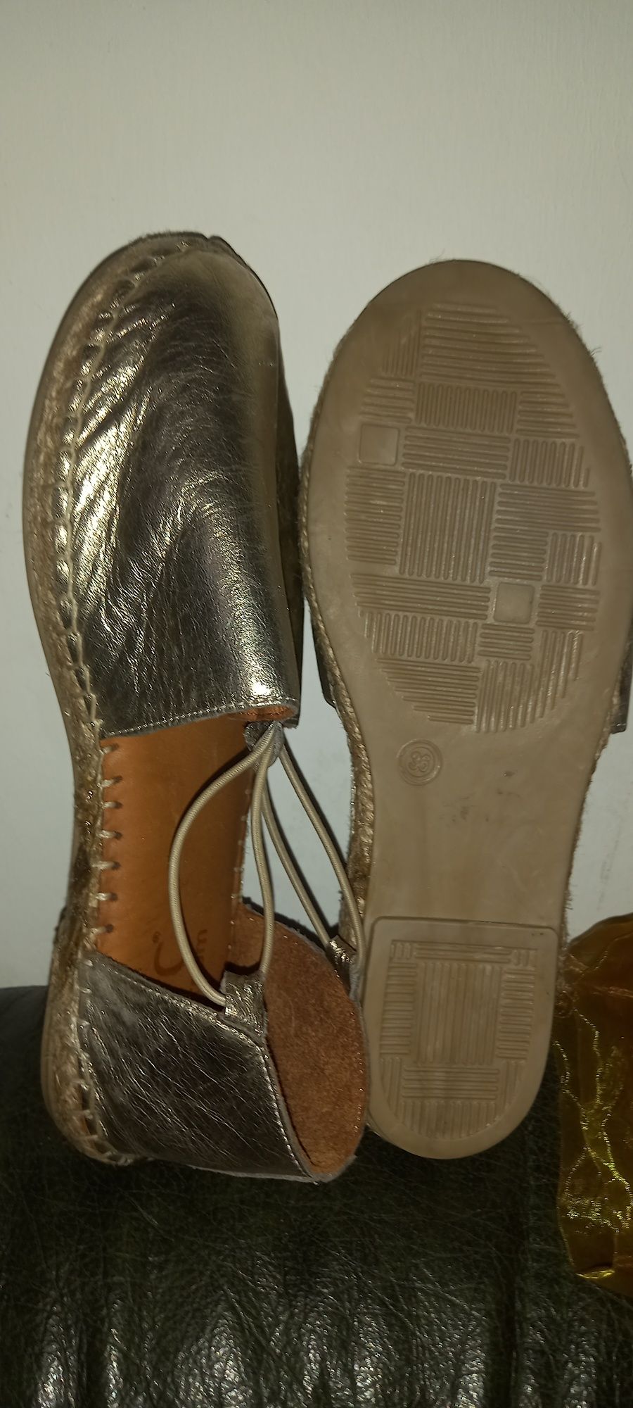 Sapatos n36 cada par