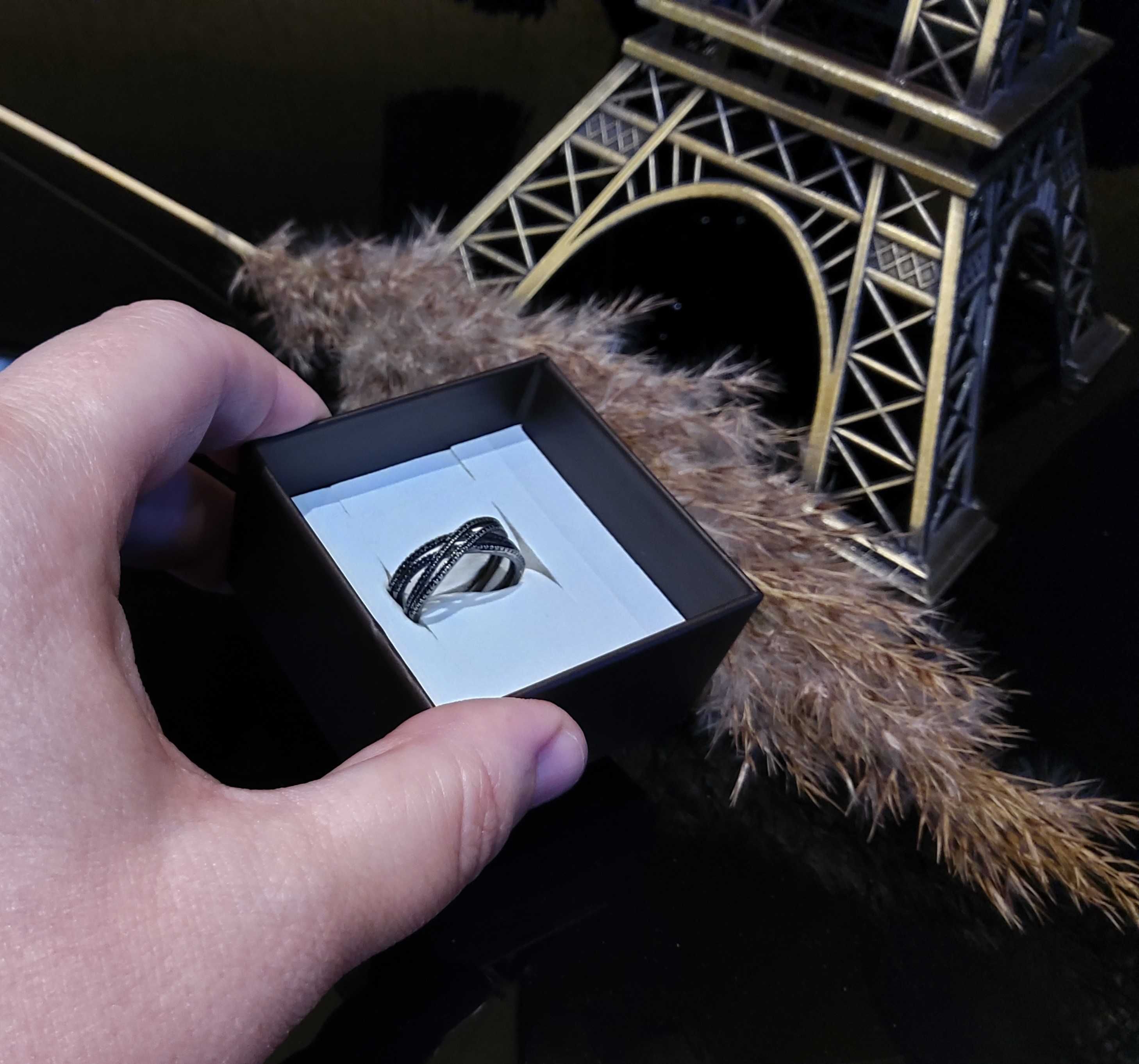Черное кольцо с фианитами в готическом стиле серебро 925