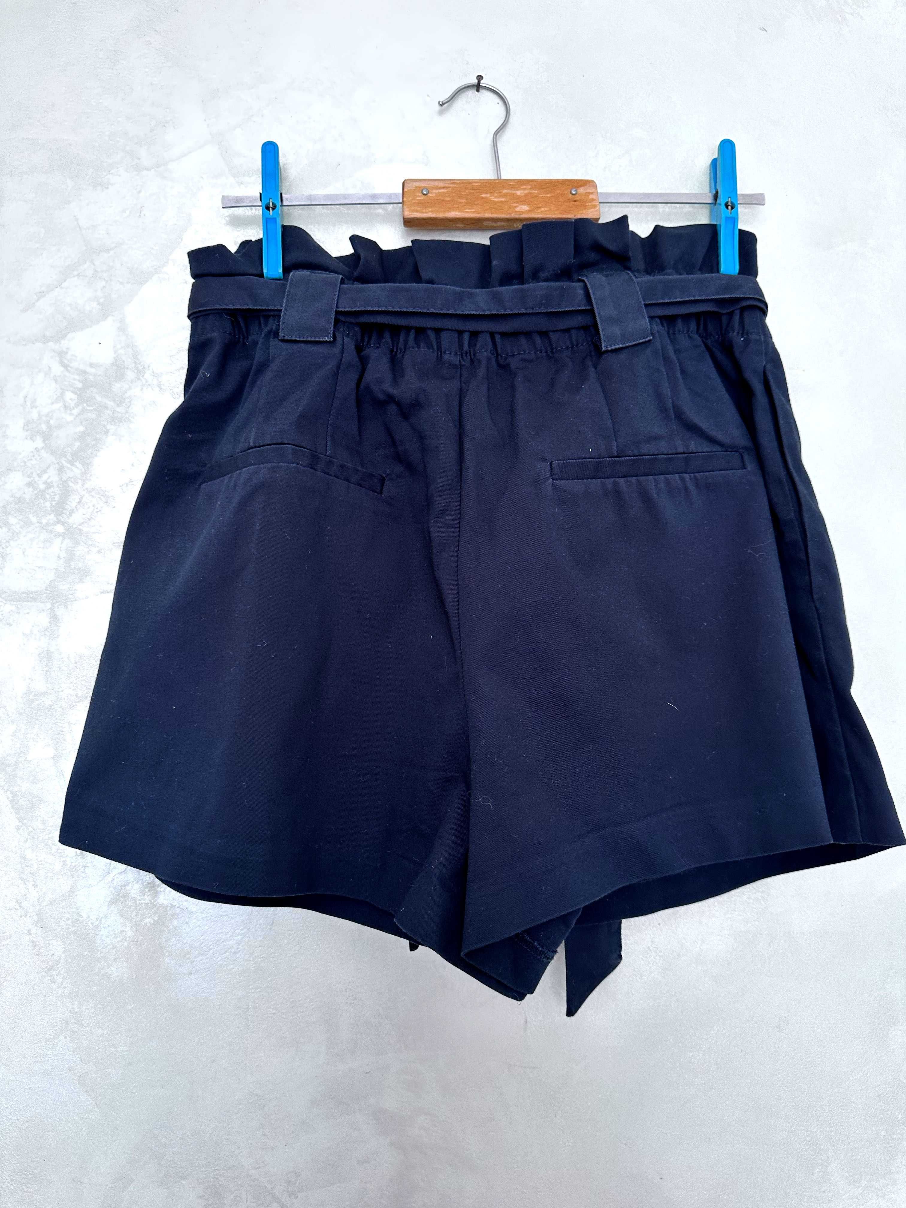 Женские шорты бермуды Zara, размер М, 28