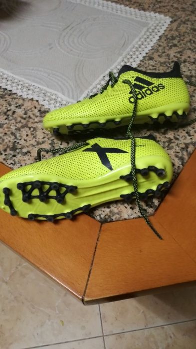 Vendo chuteiras pouco uso