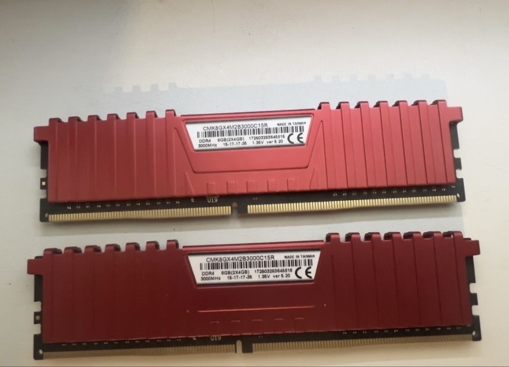 Pamiec ram ddr4 corsair 8gb 16gb
