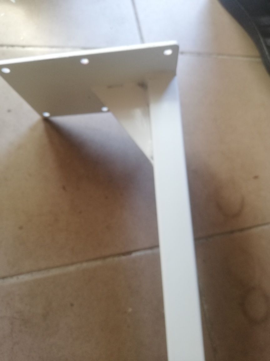 Uchwyt długi ścienny do projektora