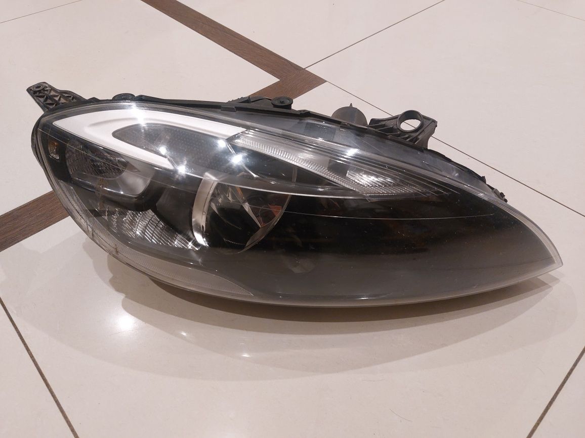 Lampa prawa Volvo V40 S40 od 2012 roku