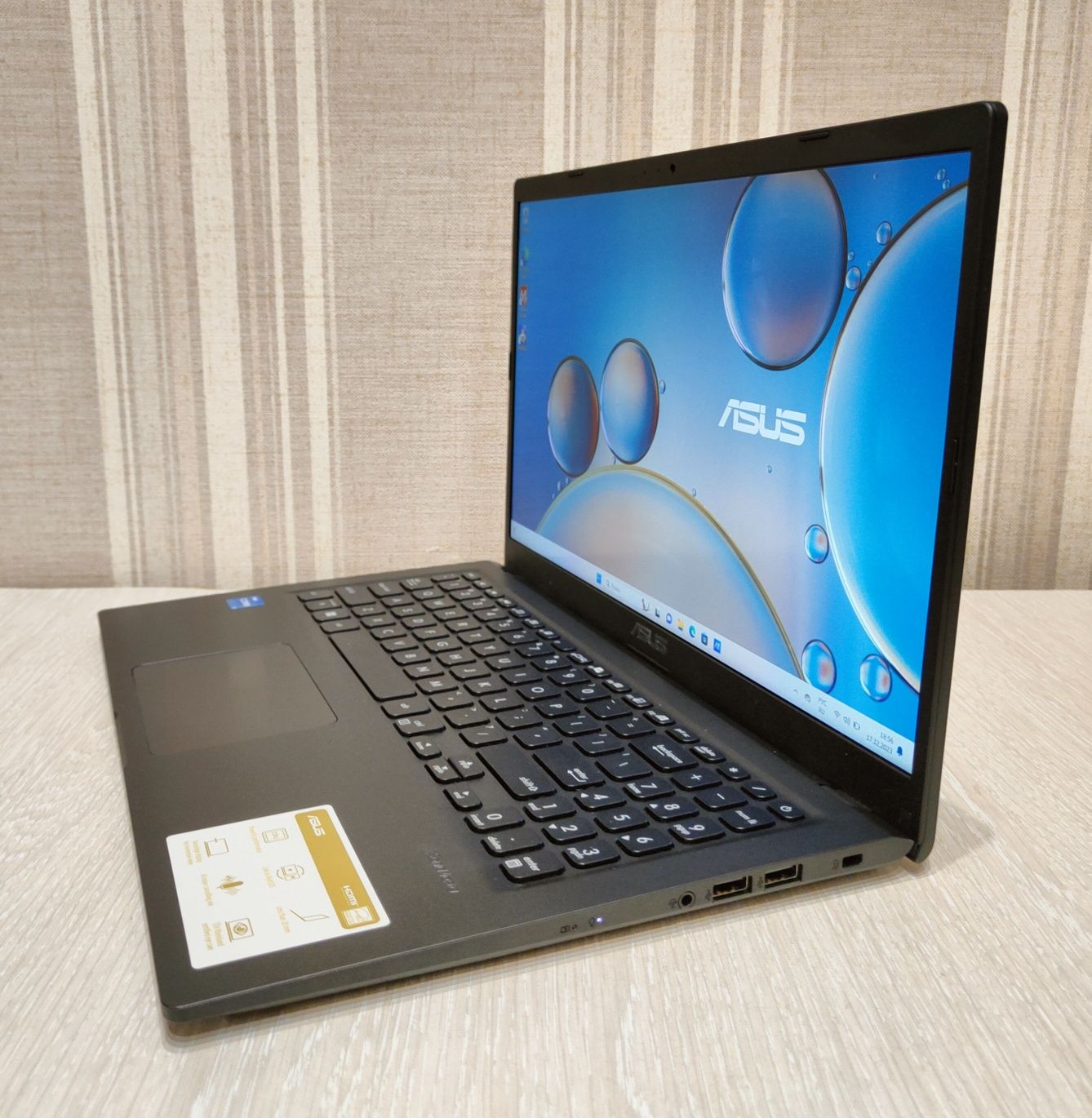 Asus VivoBook 15,6" FHD IPS, Core I3 1115G4 8GB DDR4, 128Gb SSD