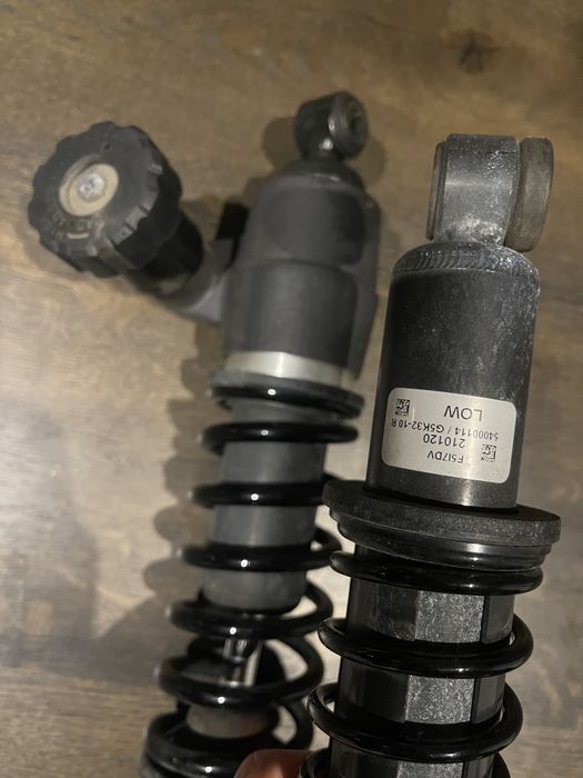 Harley davidson road glide Ориганільні задні регульовані амортизатори