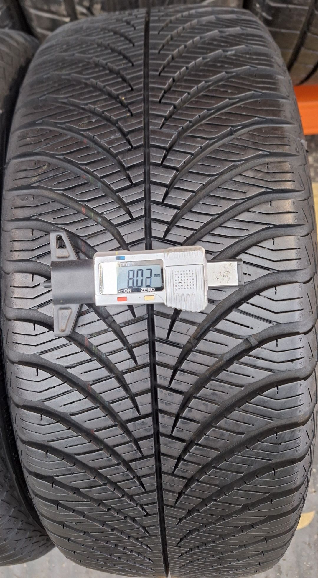 Opony 195 55 R 15 85H Goodyear Vektor4Seansone