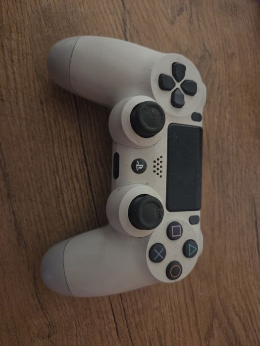 Konsola PS4 Pro 1TB jak nowa