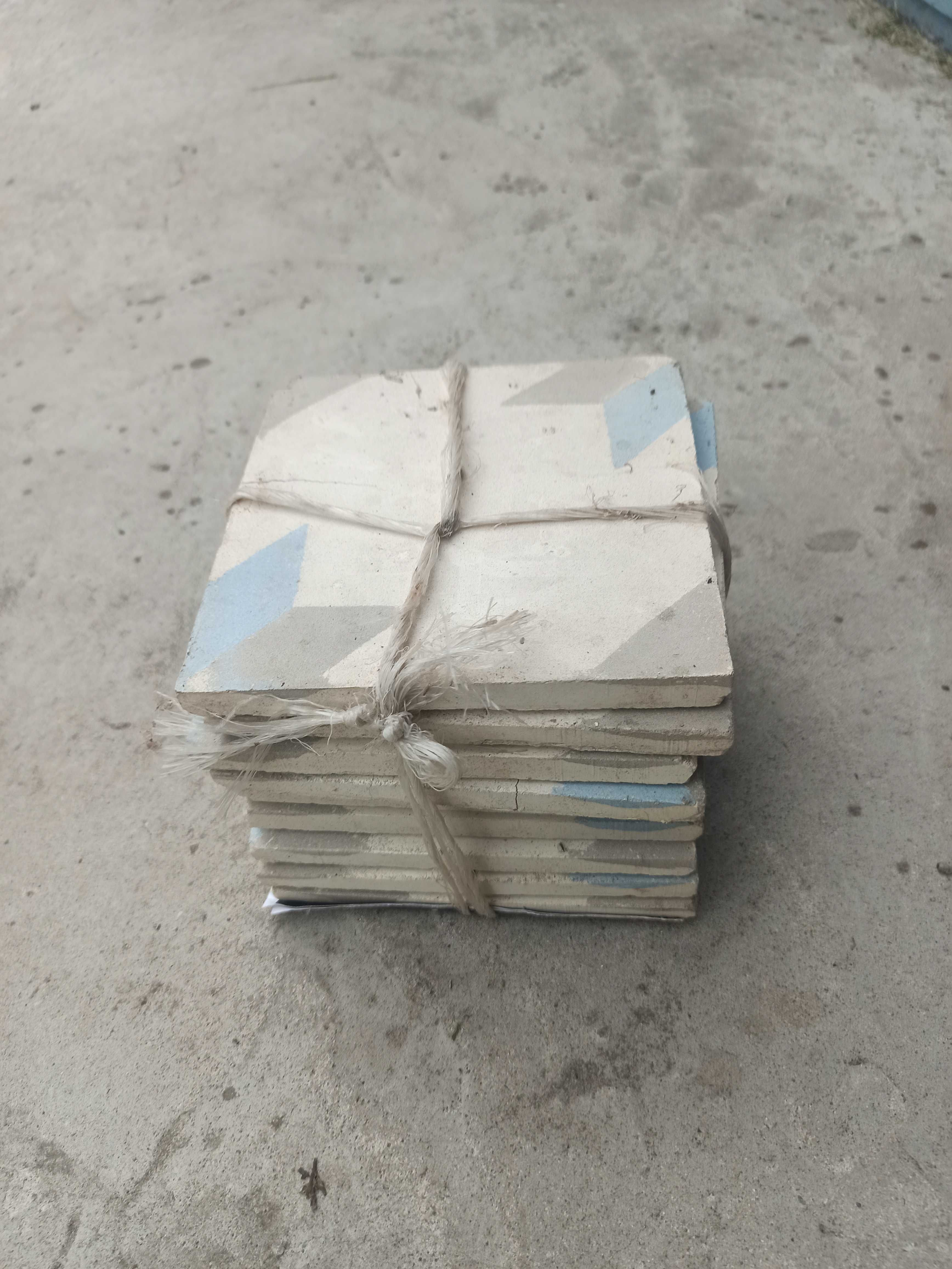 Продам облицовочную плитку 15х15,разного цвета.