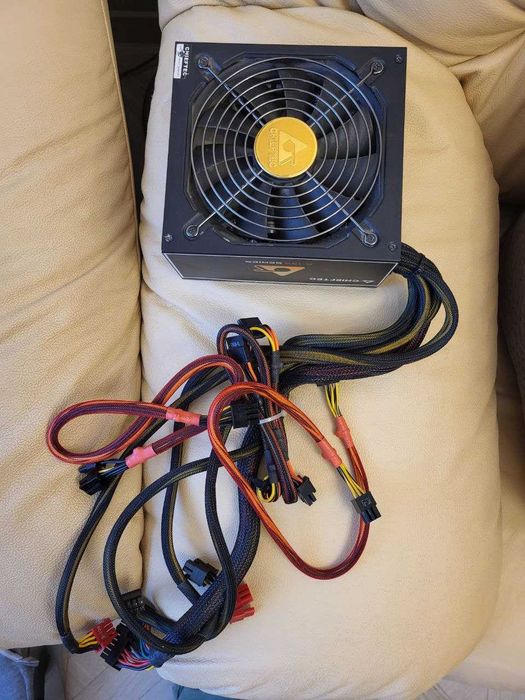 Intel I9 9900, RTX 2080 SUPER 8 GB, RAM: DDR 32GB, MOBA, PS