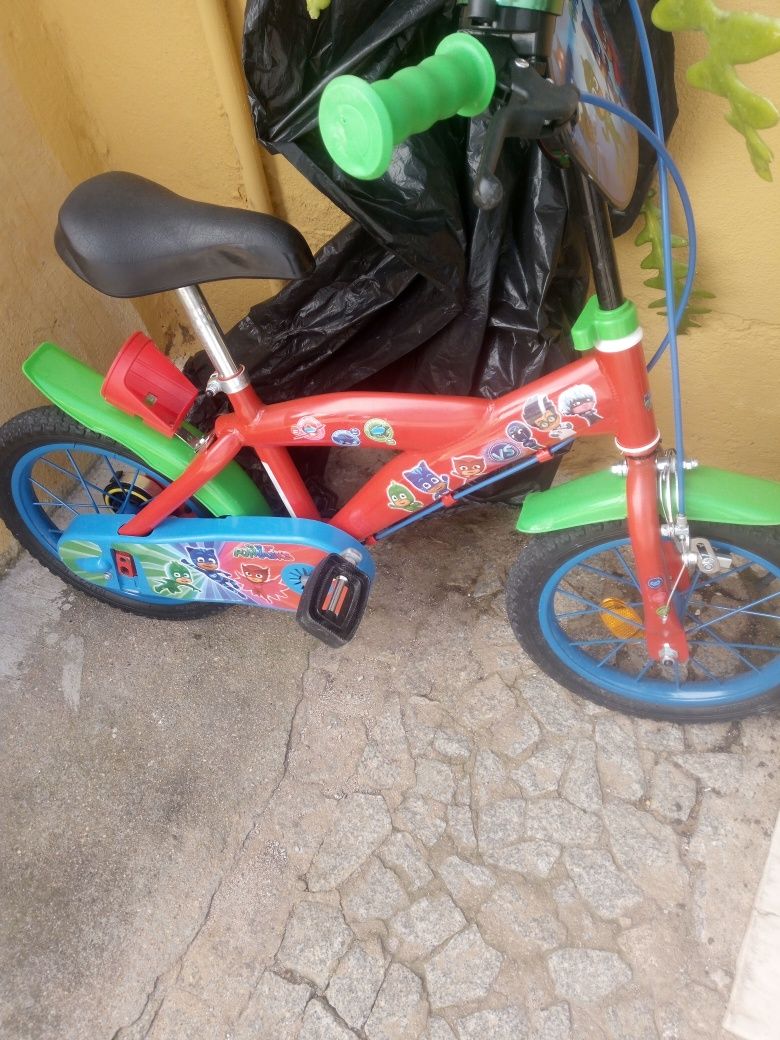 Vende-se bicicleta de criança