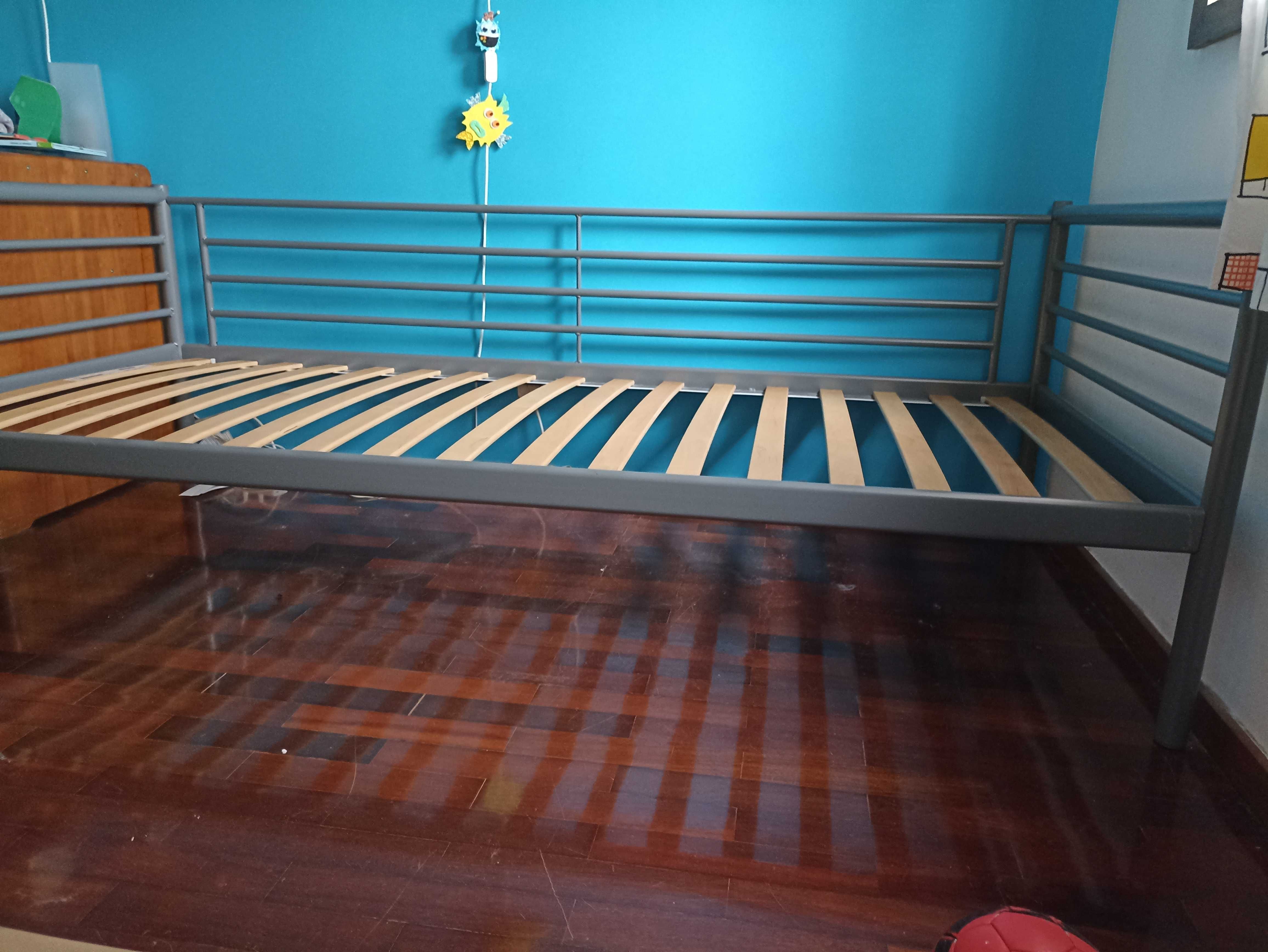 Estrutura de cama + estrado IKEA