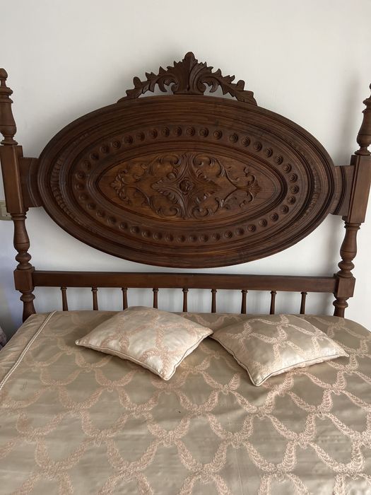 Cama de estilo linda. Nova