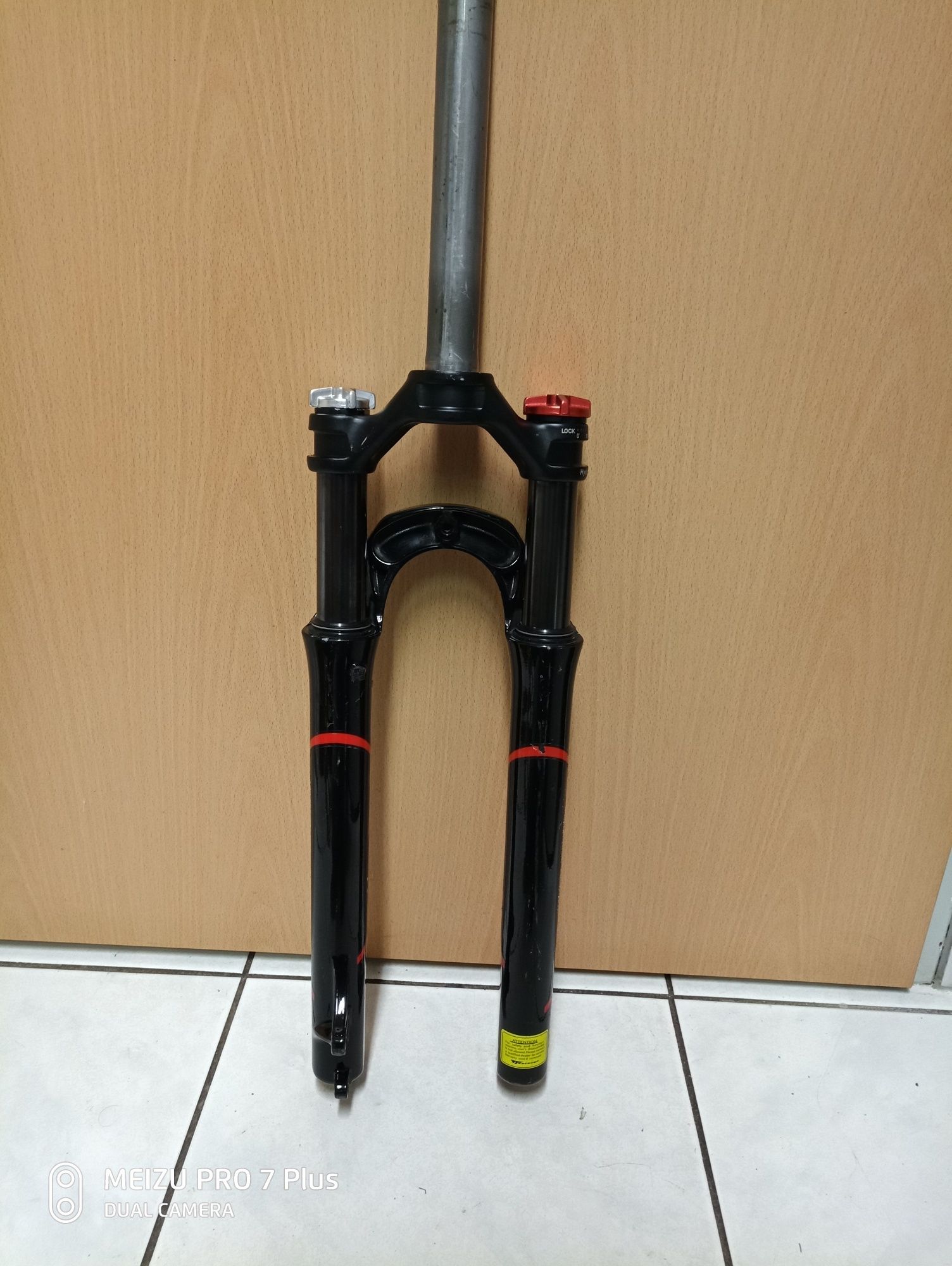 Велосипедная вилка Merida 26-29" шток 1.1/8, 28.5 мм.