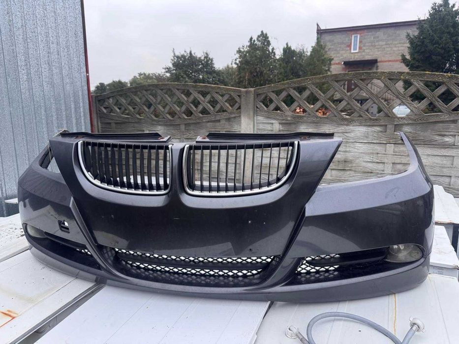 Zderzak przedni BMW e90/e91 04-10 rok KOD LAKIERU a22/7