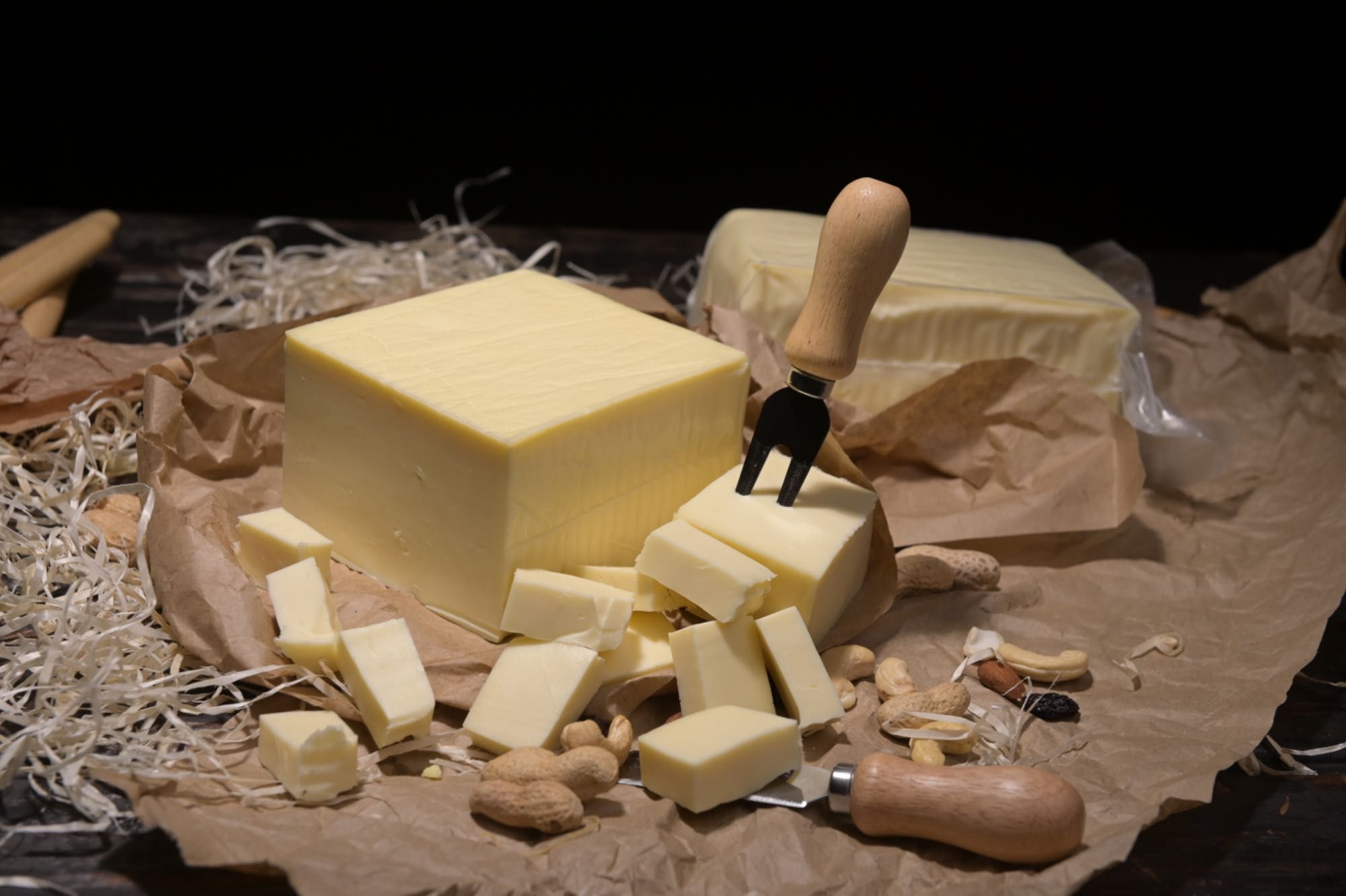 Сир моцарелла, сулугуні, бринза, косичка (копчена)