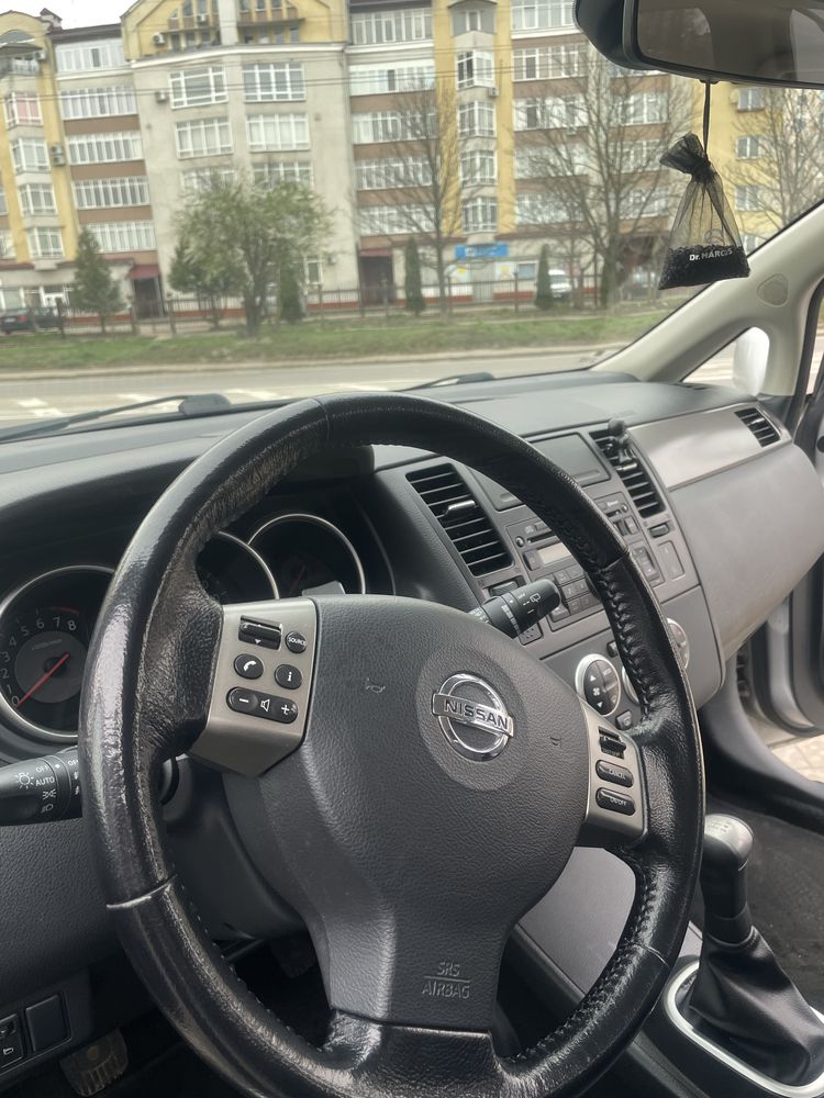 Nissan Tiida 2008 року